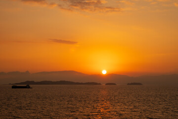 日本の瀬戸内海のとても美しい秋の風景