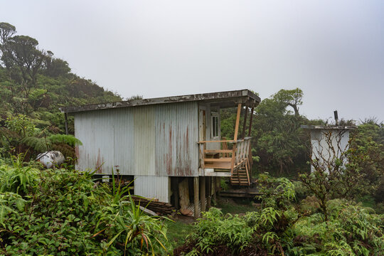 Cabin. Top of Poamoho Trail, Honolulu,Windward Coast Oahu, Hawaii. Koʻolau Range ( shield volcano ). Stratocumulus cloud