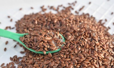 A heap of flax seed