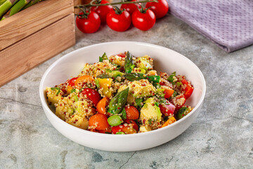 Salad with quinoa asparagus avocado