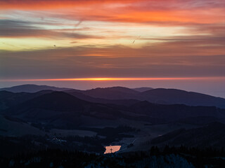 Obraz premium Sonnenaufgang Hochlantsch - Almenland - Teichalm - Oststeiermark - Sahara Staub - Steiermark - Österreich