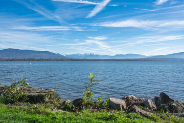 Vue sur le lac Léman depuis la plage de Mies