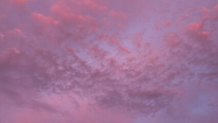 Fototapeta premium the red sky phenomenon that usually appears after rain in the afternoon