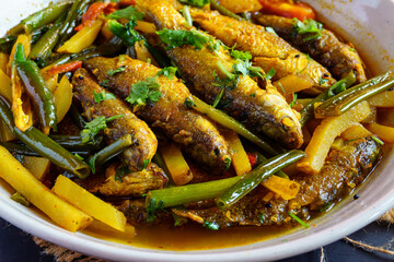 Bengali Parshe Fish Curry with Potato and Pyajkoli | Traditional Bengali Fish Recipe | Parshe Jhol Authentic Homemade Bengali Cuisine
