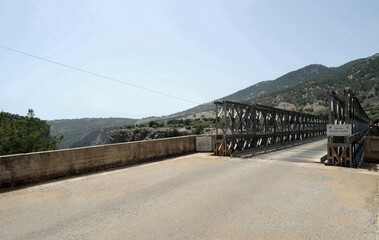 Le viaduc des gorges d'Aradaina près d'Anopoli dans les Sfakia en Crète