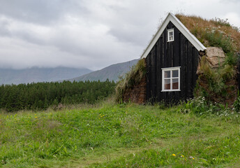 Obraz premium old islandic grass roof house in Iceland