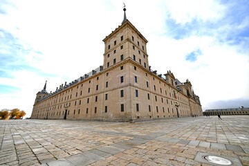 Obraz premium landscape view of the monastery of San Lorenzo de El Escorial, Madrid, Spain November 16, 2025