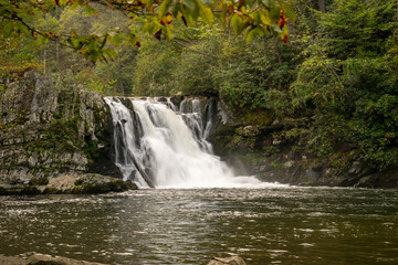 Obraz premium Long Exposure Of Abrams Falls In Great Smoky Mountains