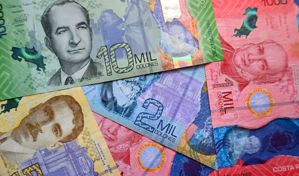algunos billetes de banco actuales de Costa Rica