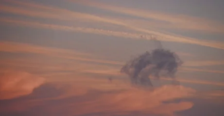 Selbstklebende Fototapeten Mediterranes Europa Sonnenuntergang am Himmel  © Clarini