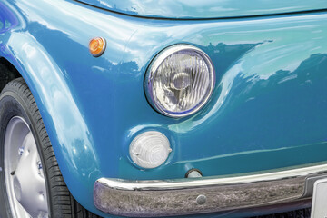 古い自動車のヘッドライト　Headlight of the old car