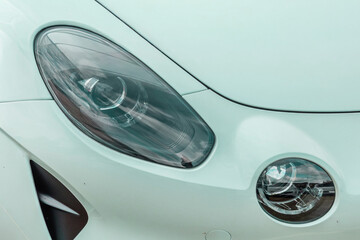 古い自動車のヘッドライト　Headlight of the old car