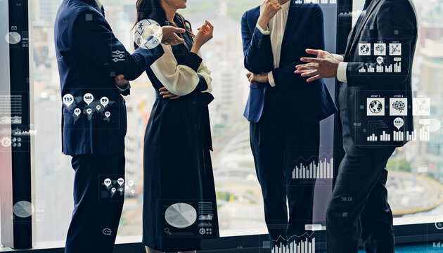 会話するビジネスパーソンのグループとビジネスデータのコンセプト