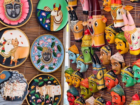 Cheriyal masks, are captivating pieces of traditional craftsmanship. These masks are handcrafted by Indian skilled artisans.