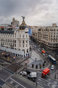 Magnificent view of metropolis building on alcala street