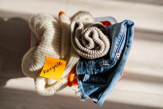 Recycling classification for sustainable clothing use