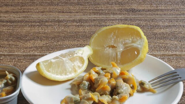 aperitivo lata conservas berberechos