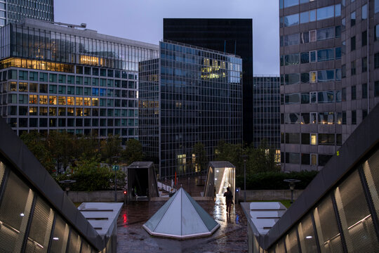 Urban finance and business appear in La Defense, paris through architecture, verticality and reflections shaping a strong corporate skyline with modern towers