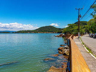 beira do mar no norte da ilha de Florianópolis © Maria Novas