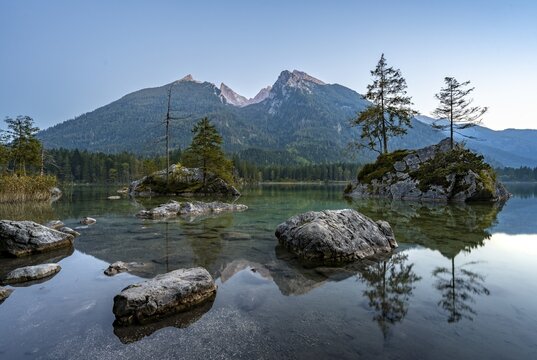 Hochkalter reflected in Hintersee, at sunset, Berchtesgaden National Park, Ramsau, Upper Bavaria, Bavaria, Germany