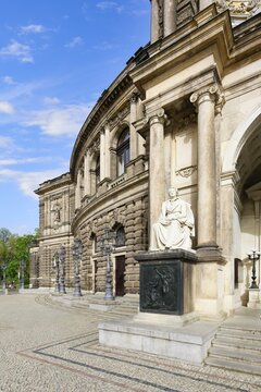 Semperoper, Saxony royal court opera house, Facade detail, Dresden, Saxony, Germany