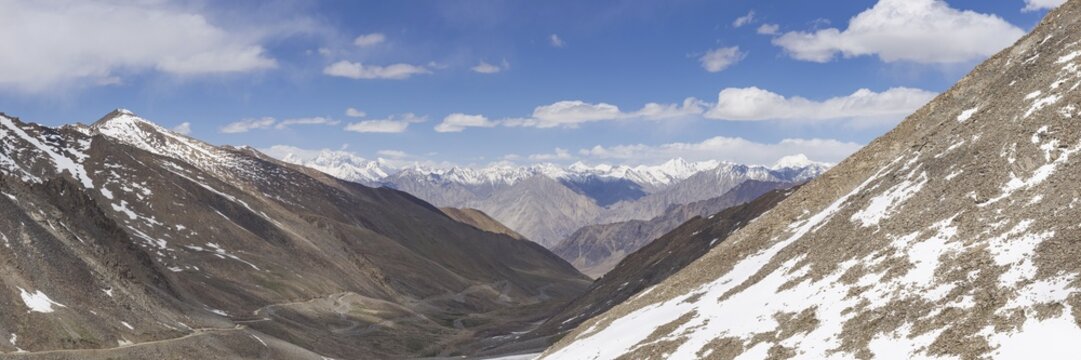 Khardong Pass, second highest motorable pass in the world, Ladakh, Indian Himalayas, Jammu and Kashmir, North India, India