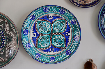 Uzbekistan, Rishtan traditional ceramics dish