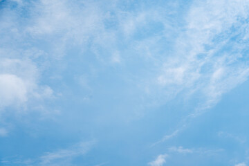 Obraz premium Clear blue color sky with white cloud background