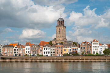 Stadtansicht von Deventer mit der Lebuinuskirche, Niederlande