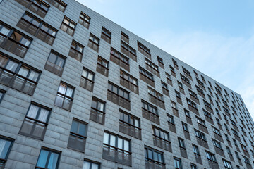 Fassade eines modernen Wohngeb&auml;udes