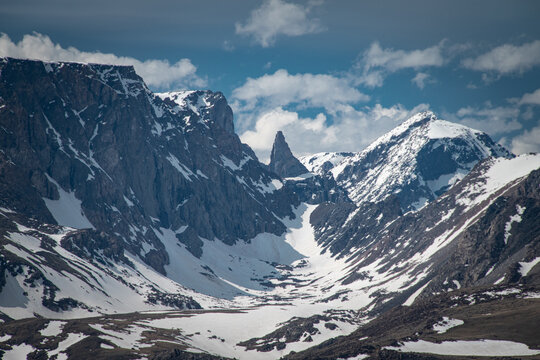 Bear's tooth peak glacial horn, Beartooth Wilderness, Montanna