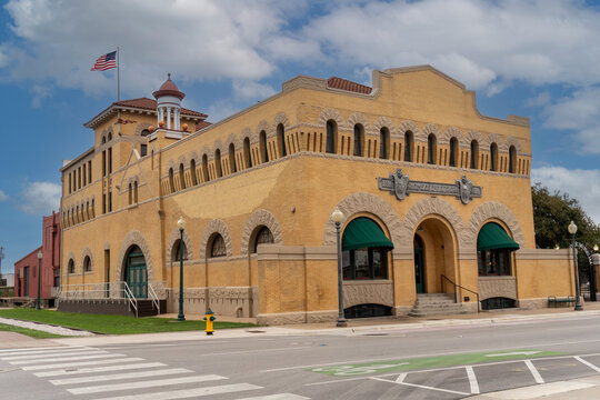 Waco, Texas: Dr Pepper Museum celebrates Dr Pepper soft drink. Artesian Manufacturing and Bottling Company building, the first building to be built specifically to bottle Dr Pepper.
