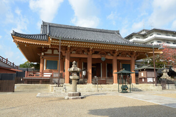 Fototapeta premium 壬生寺 本堂 京都市中京区壬生梛ノ宮町