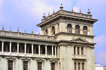 Palacio a medio día