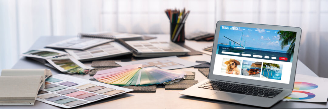 Online travel agency website for brisk search and travel planning offers deal and package for flight , hotel and tour booking