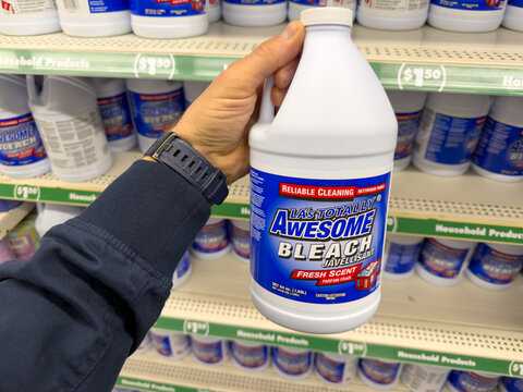 LA&rsquo;s Totally Awesome Bleach Bottle in Hand