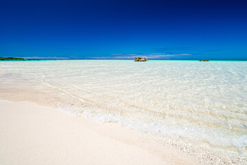 波打ち際　沖縄　下地島
