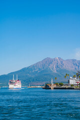 鹿児島のシンボル桜島と錦江湾（桜時フェリーターミナルより）