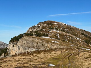 Accelerated melting of fresh snow cover in the Swiss Alps caused by climate change and global warming, Switzerland - Beschleunigtes Abschmelzen der Neuschneedecke in den Schweizer Alpen