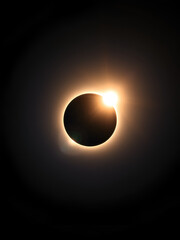 Obraz premium Solar eclipse vector total sun background. Moon eclipse glow in space. Solar planet circle