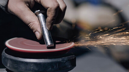 Manual polishing process of steel parts