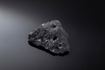 industrial silicon metalloid chunks and silicon wafer