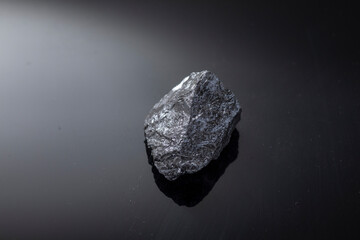 industrial silicon metalloid chunks and silicon wafer