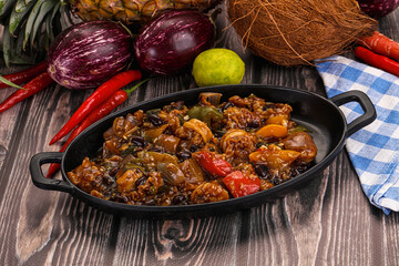Squid with vegetables in oyser sauce