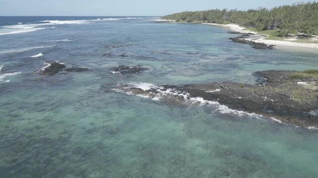 Mauritius - Palmar - backwards view revealing the palmar beach