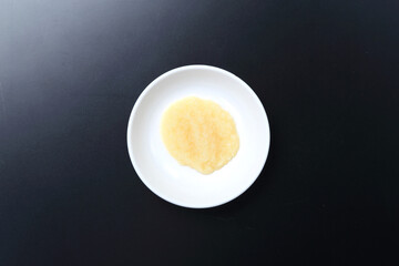 おろしニンニク（俯瞰写真）grated garlic