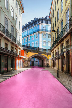 Pink Street au petit matin &ndash; couleurs urbaines dans le quartier Cais do Sodr&eacute;