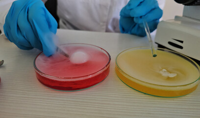 Mixing toxic colored solvents and dry ice dioxide in a laboratory concept