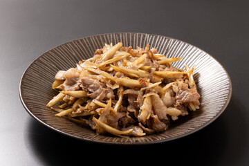 牛肉とごぼうの甘辛炒め