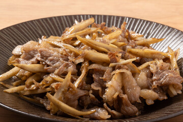 牛肉とごぼうの甘辛炒め